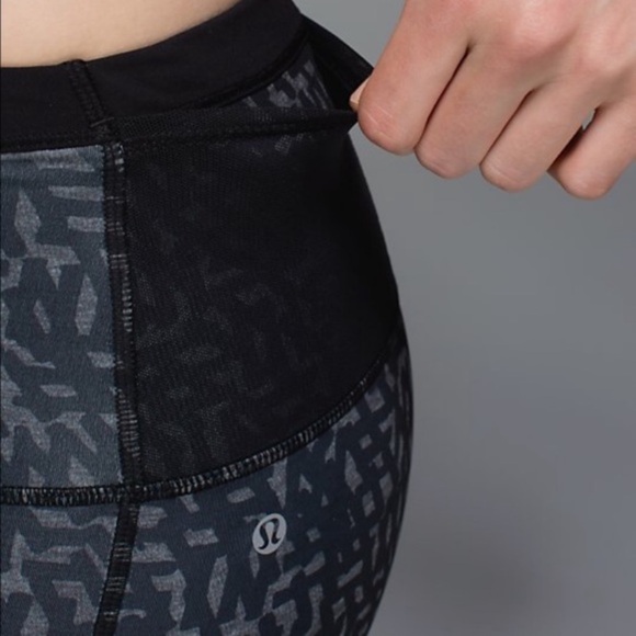 Lululemon Running in the City Luxtreme Mesh 7/8 - Picture 5 of 10